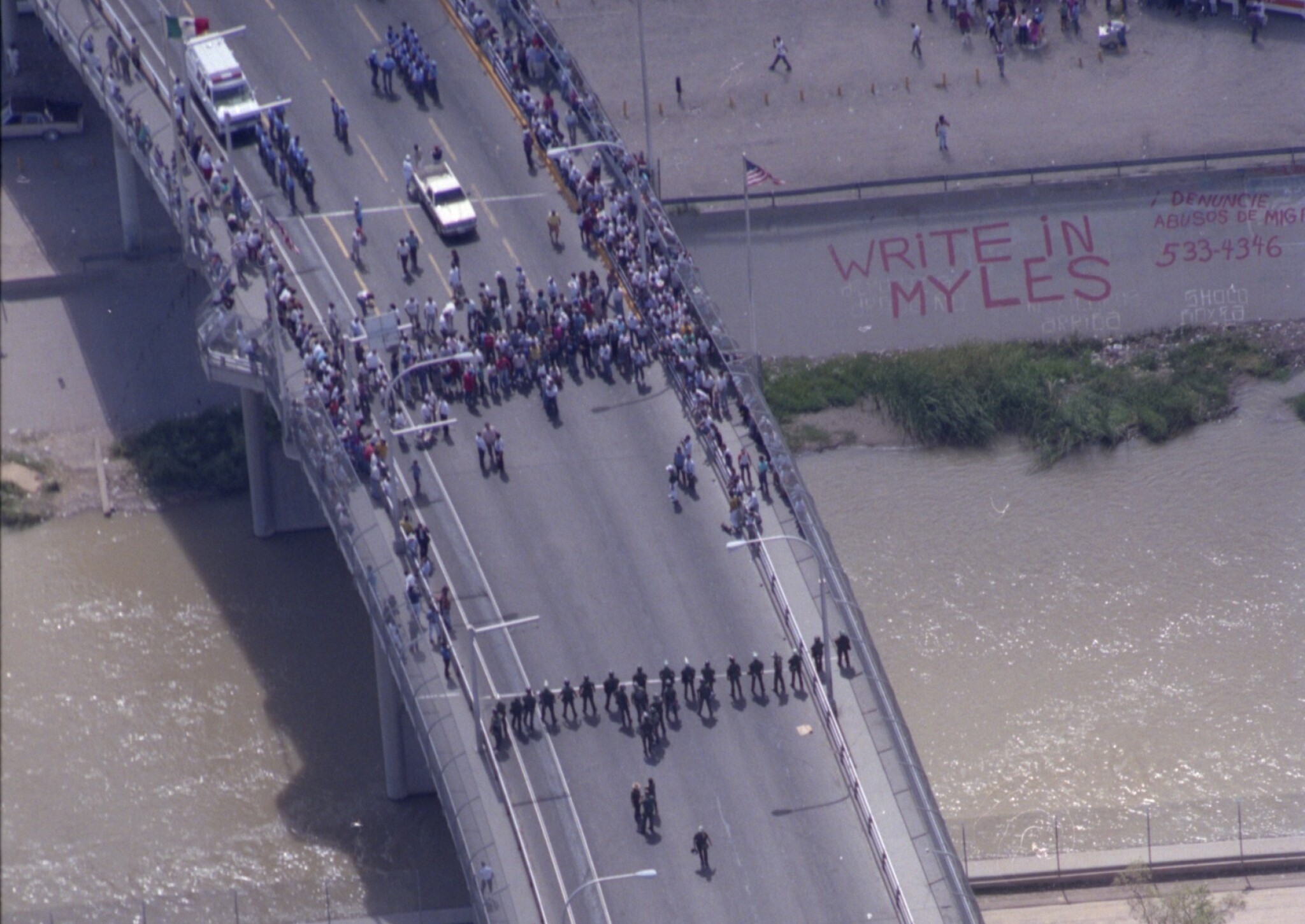 Bird's-eye view of the 1993 border blockade enacted by CBP Border Patrol agents in El Paso, Texas as part of Operation Hold the Line.