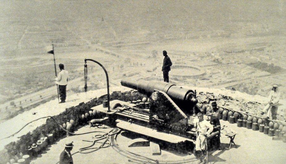 View of Lima from the Pierola fortress, equipped with a Vavasseur cannon, January 1881. Attributed to Díaz & Spencer, Ca. Museo Histórico Nacional (Chile).
