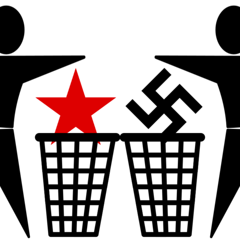 An image comparing Communism to Naziism 